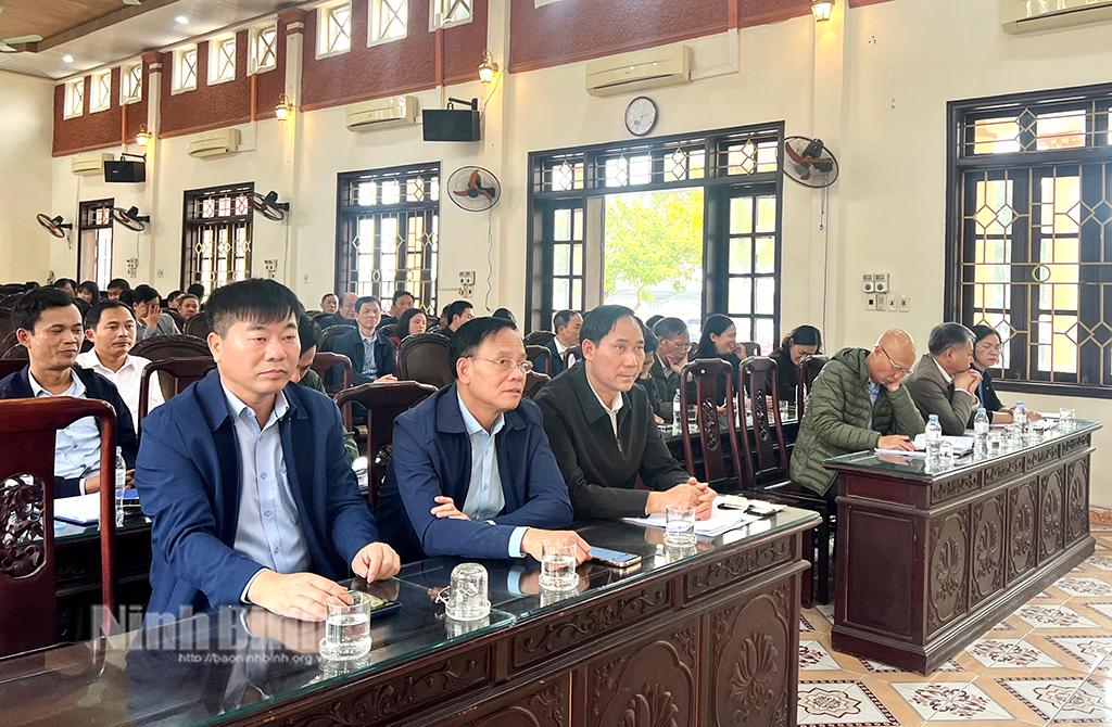 Các đại biểu dự hội nghị.