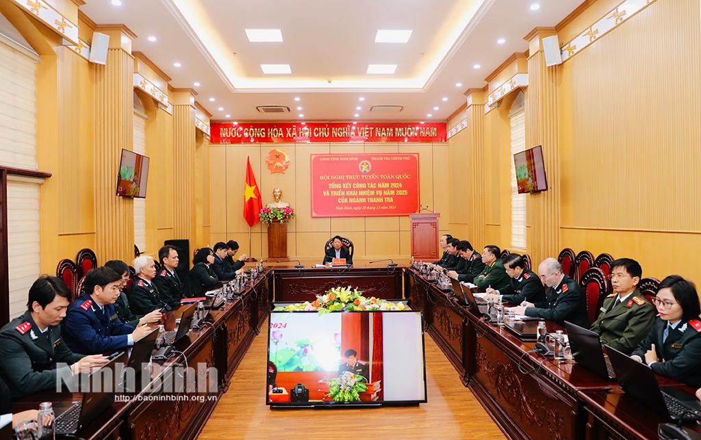 Các đại biểu dự hội nghị tại điểm cầu Ninh Bình.