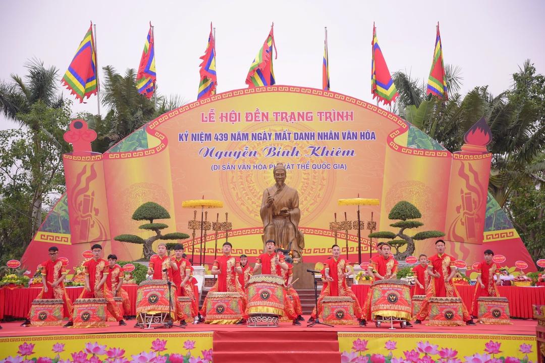 Lễ hội Đền Trạng Trình, kỷ niệm 439 năm ngày mất Danh nhân văn hóa Nguyễn Bỉnh Khiêm.
