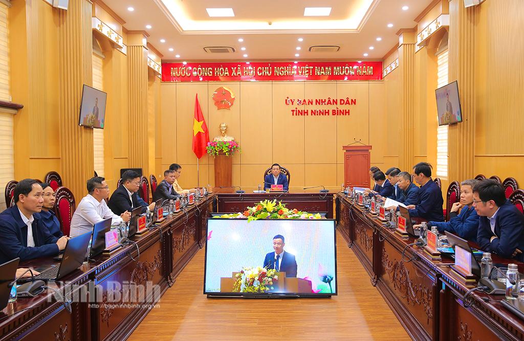 Các đại biểu dự hội nghị tại điểm cầu Ninh Bình.