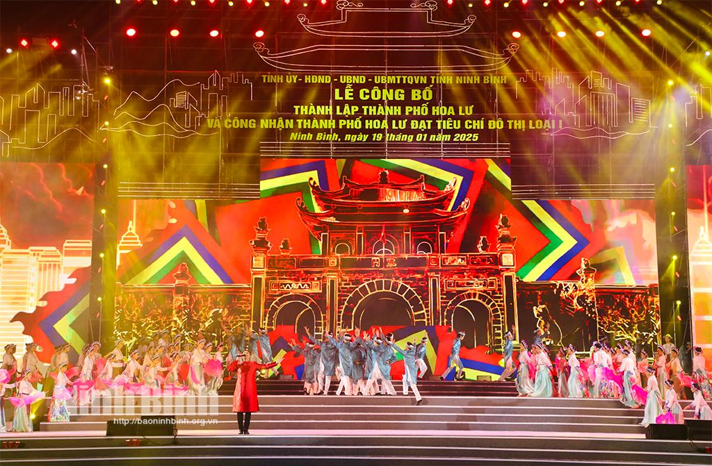 Chương trình nghệ thuật chào mừng Lễ công bố thành lập thành phố Hoa Lư và công nhận thành phố Hoa Lư đạt tiêu chí đô thị loại I.