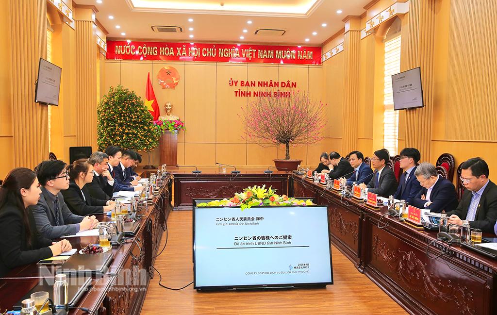 Quang cảnh buổi làm việc.