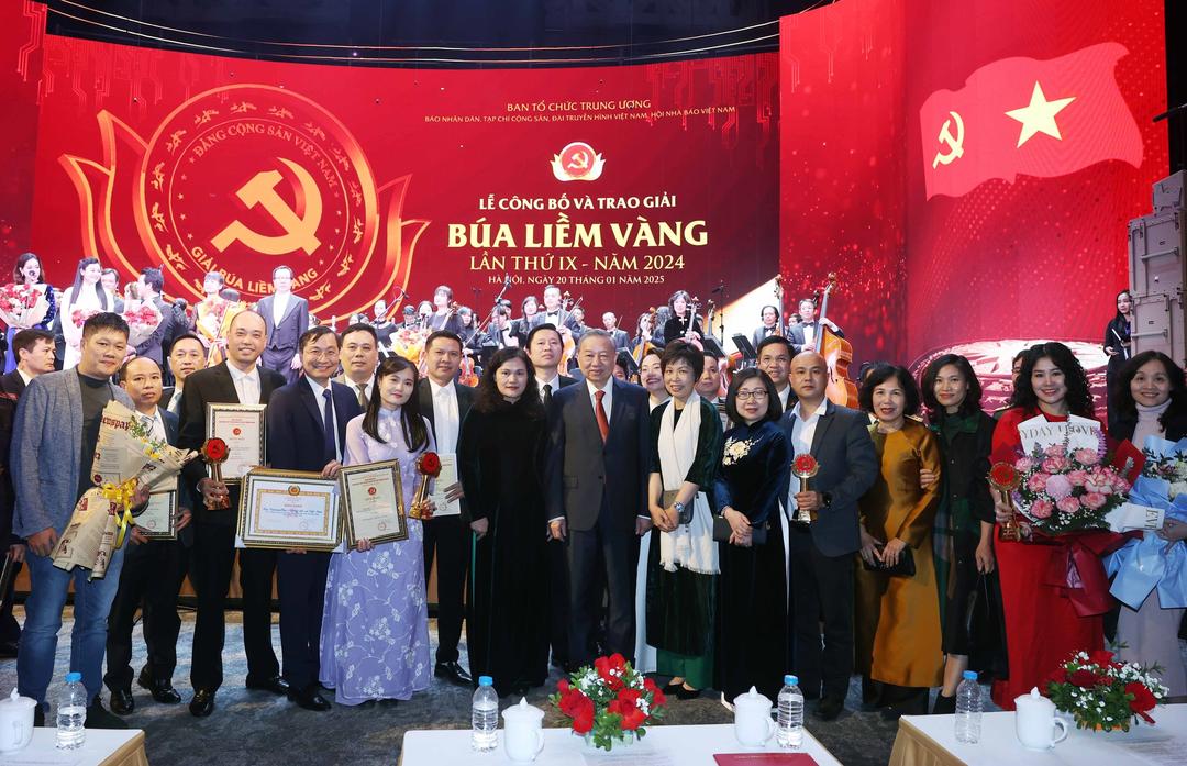 Tổng Bí thư Tô Lâm dự Lễ trao Giải báo chí Búa liềm vàng lần thứ IX - năm 2024.