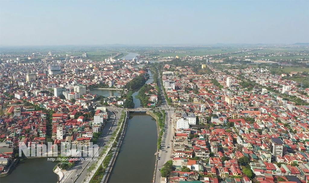 Quang cảnh thành phố Hoa Lư.