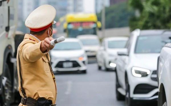 Cảnh sát giao thông phân luồng giao thông. Ảnh minh họa. Nguồn: ITN