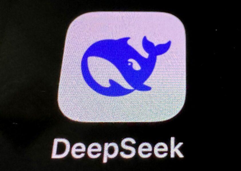 Trí tuệ nhân tạo DeepSeek vượt qua ChatGPT để đứng số một trong App Store.