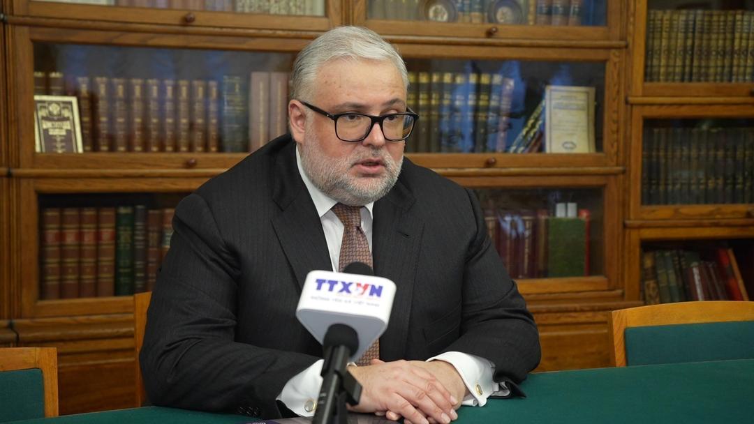 Tiến sỹ Epghenhi Kobelev, Trung tâm nghiên cứu Việt Nam và Hiệp hội Các quốc gia Đông Nam Á (ASEAN) - tác giả nhiều cuốn sách về Hồ Chí Minh.