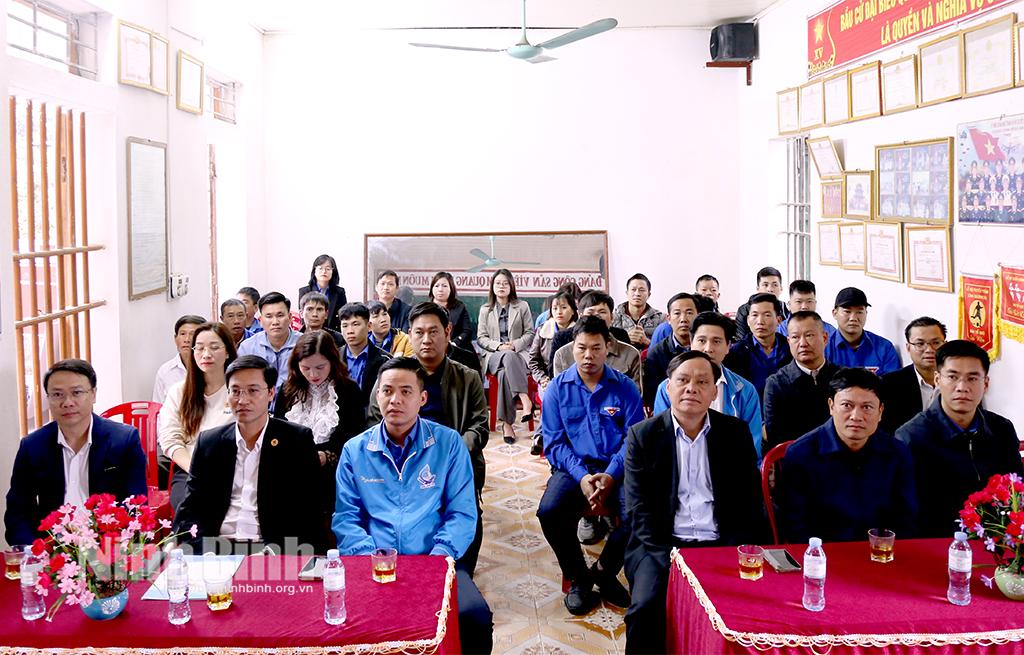 Các đại biểu dự lễ khánh thành.