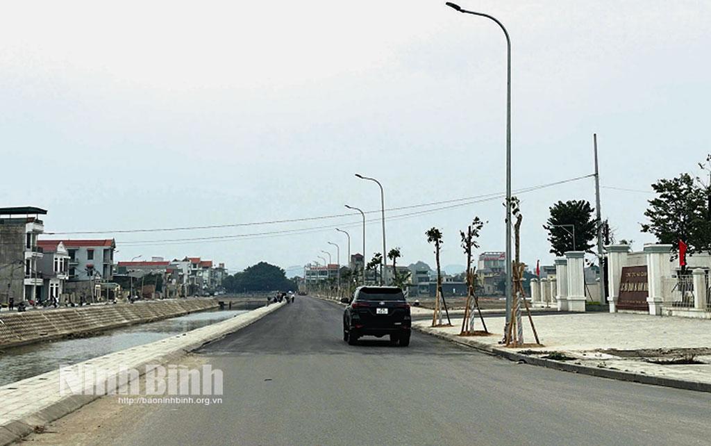 Tuyến đường Vạn Hạnh (thành phố Hoa Lư) đang được khẩn trương hoàn thiện đưa vào khai thác sử dụng.