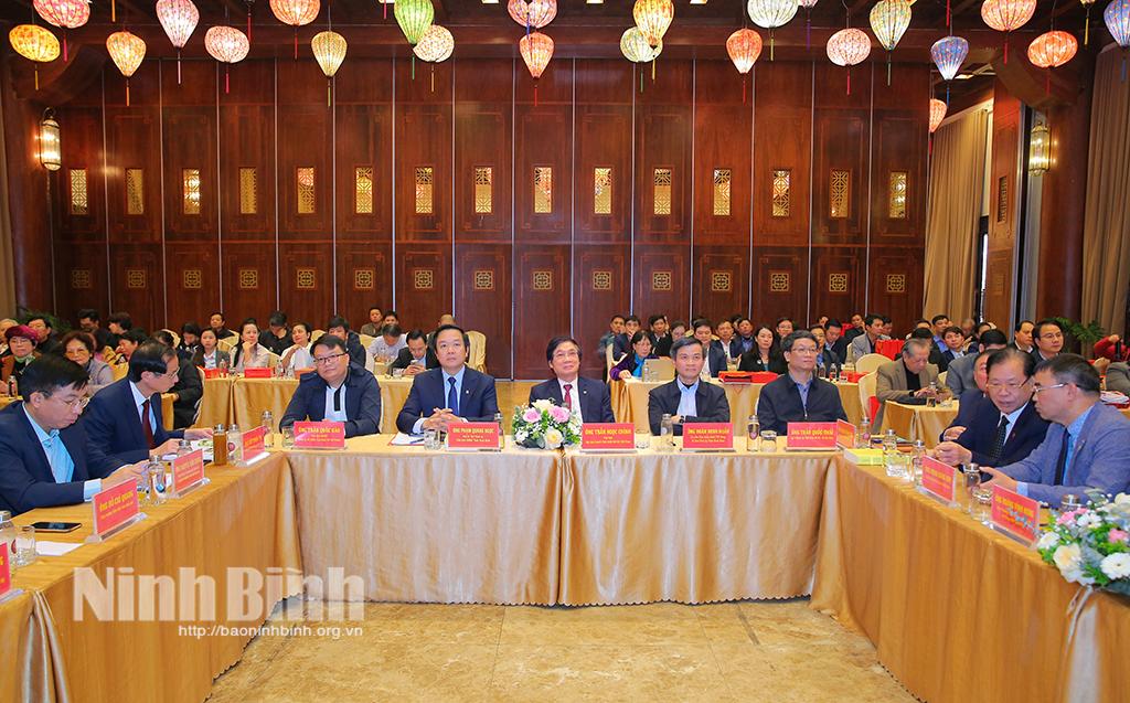 Các đại biểu dự buổi gặp mặt.