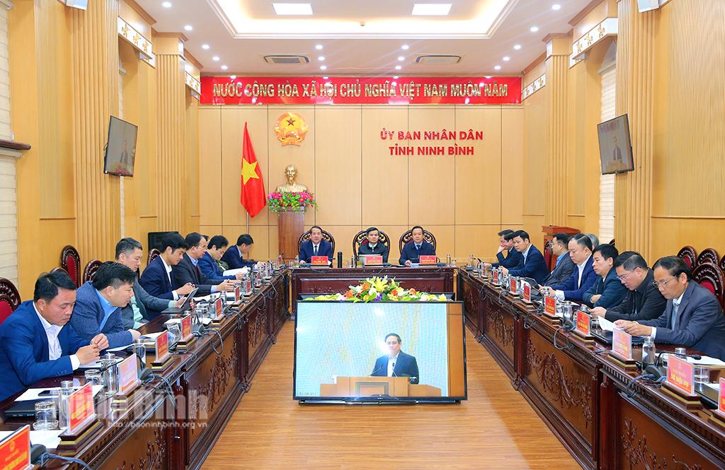 Các đại biểu dự hội nghị tại điểm cầu Ninh Bình.