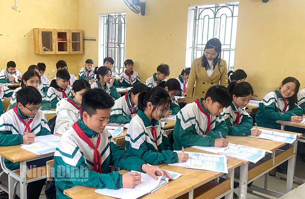 Giờ học của học sinh lớp 9 Trường THCS Gia Thắng (Gia Viễn).