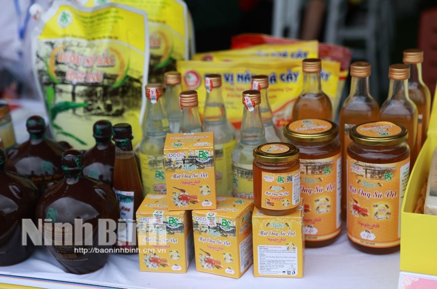 Sản phẩm Mật ong sú vẹt (Công ty TNHH MTV Bảo Sơn Food) - sản phẩm CNNT tiêu biểu khu vực phía Bắc năm 2024.