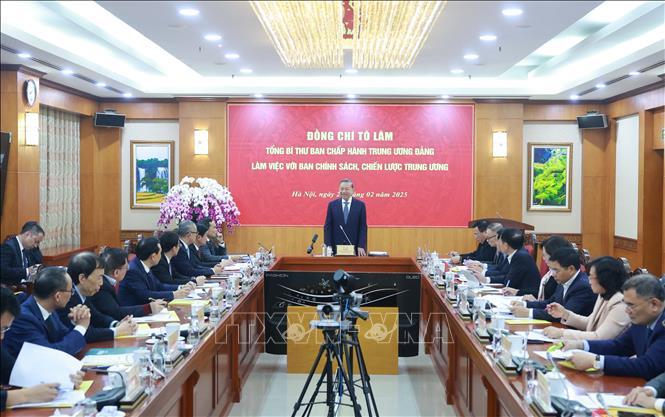 Tổng Bí thư Tô Lâm phát biểu chỉ đạo tại buổi làm việc với Ban Chính sách, chiến lược Trung ương, ngày 24/2/2025. Ảnh: Thống Nhất/TTXVN