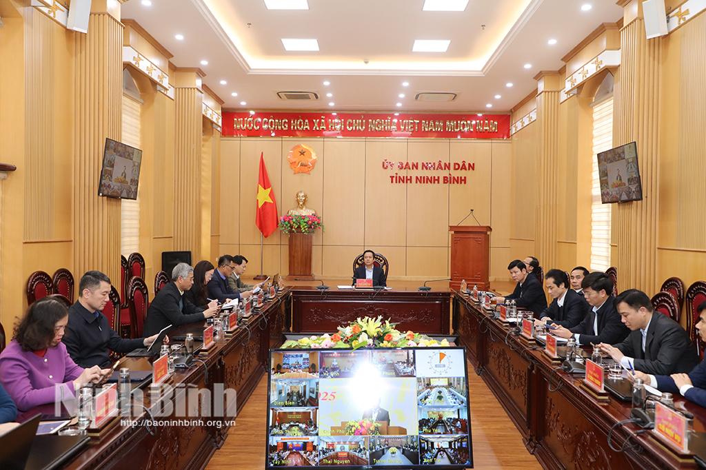 Các đại biểu dự hội nghị tại điểm cầu Ninh Bình.