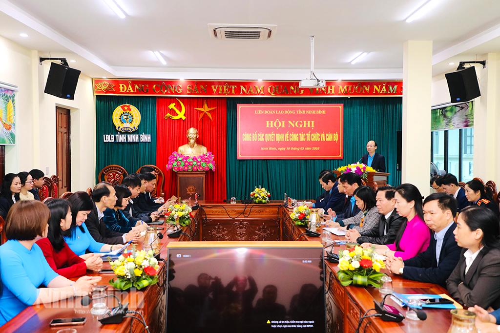 Các đại biểu dự hội nghị.