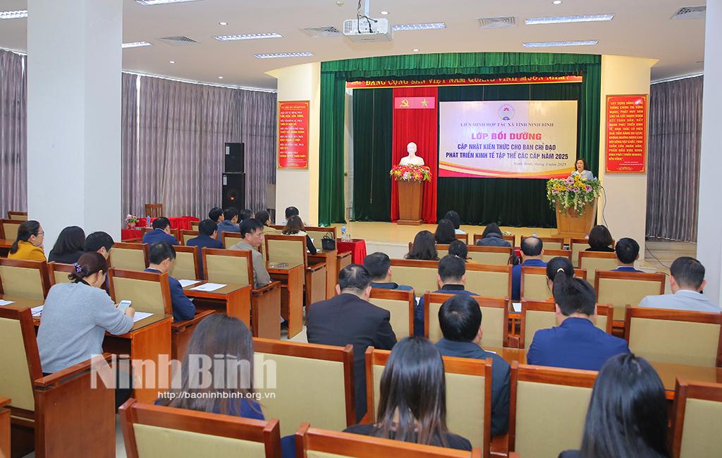 Quang cảnh lớp tập huấn.