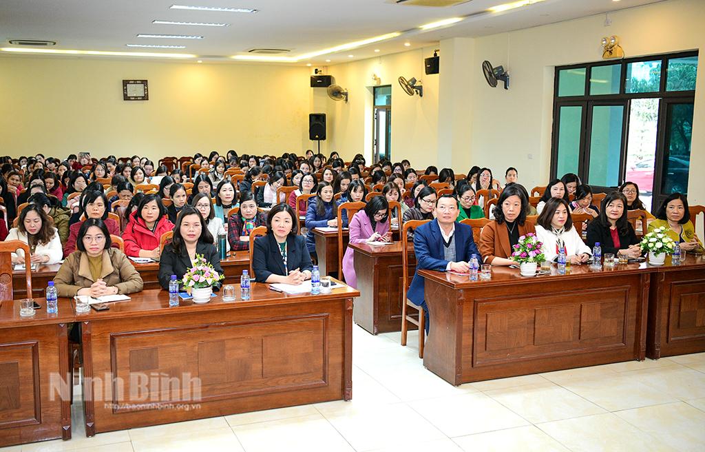 Các đại biểu dự lớp tập huấn.