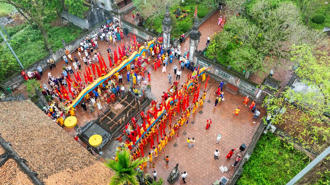 Lễ hội Hoa Lư được tổ chức từ ngày 8-10 tháng 3 âm lịch hàng năm. Ảnh: Trường Huy