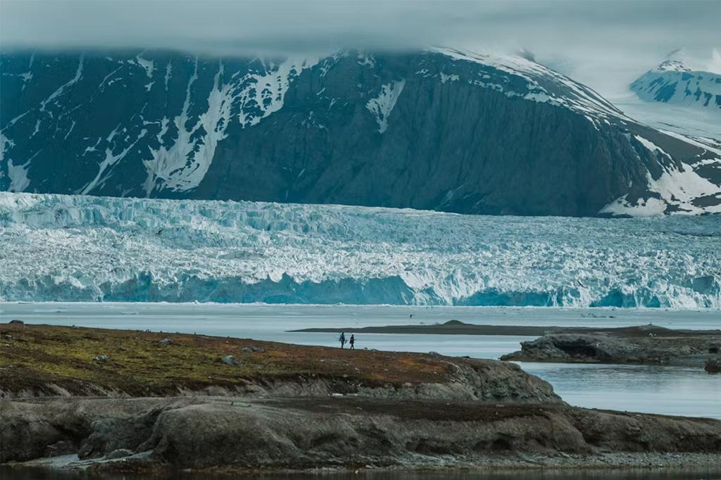 Nam Cực chứa khoảng 90 phần trăm lượng băng của thế giới, có thể làm mực nước biển toàn cầu tăng thêm 60 mét nếu tan chảy. Ảnh: Fraser Morton / Eco-Business