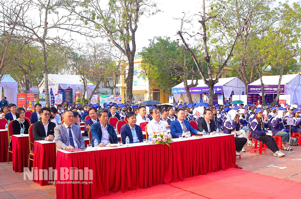 Các đại biểu dự Ngày hội tư vấn tuyển sinh-hướng nghiệp Đại học, Cao đẳng năm 2025.