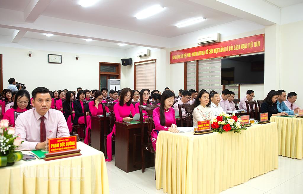 Các đại biểu dự hội nghị.