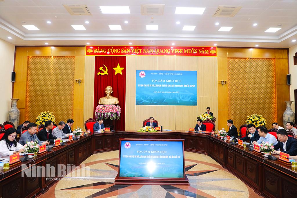 Quang cảnh Tọa đàm.