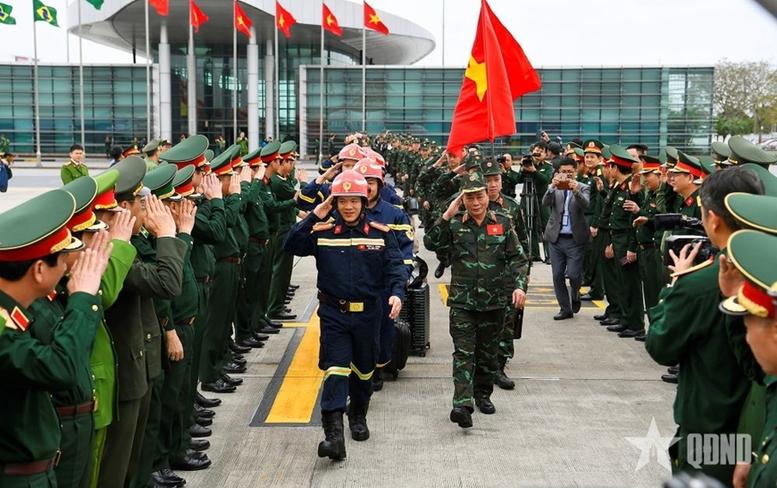 Đội cứu hộ của Bộ Quốc phòng và Bộ Công an Việt Nam gồm 106 người đến Myanmar hỗ trợ khắc phục hậu quả động đất