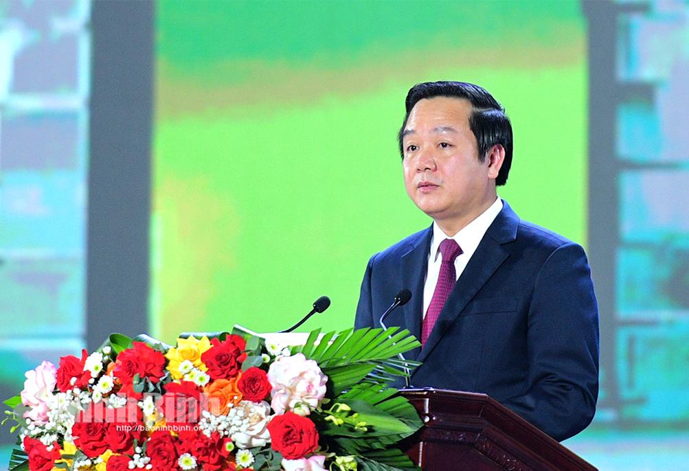 Đồng chí Phạm Quang Ngọc, Phó Bí thư Tỉnh ủy, Chủ tịch UBND tỉnh phát biểu khai mạc Lễ hội Hoa Lư năm 2025.