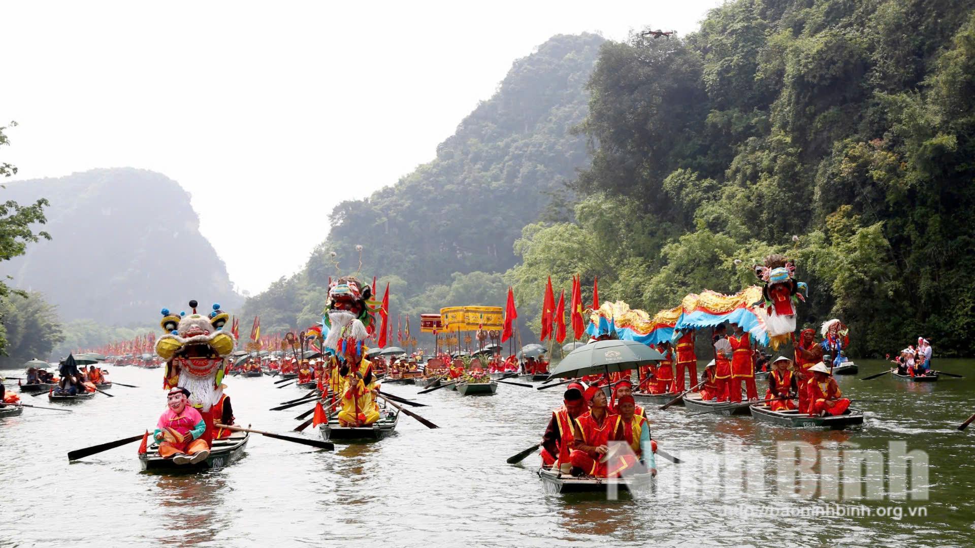 Lễ hội Tràng An là lễ hội truyền thống, được tổ chức vào tháng 3 âm lịch hàng năm. Ảnh tư liệu: Minh Đường