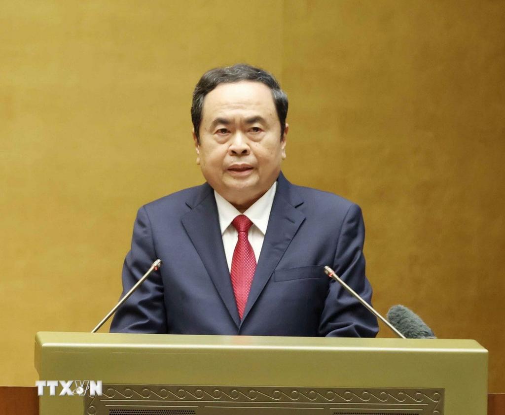 Chủ tịch Quốc hội Trần Thanh Mẫn trình bày chuyên đề 'Về sửa đổi hiến pháp và pháp luật; Phương hướng bầu cử Đại biểu Quốc hội khóa XVI và đại biểu Hội đồng nhân dân các cấp nhiệm kỳ 2026-2031. (Ảnh: TTXVN)