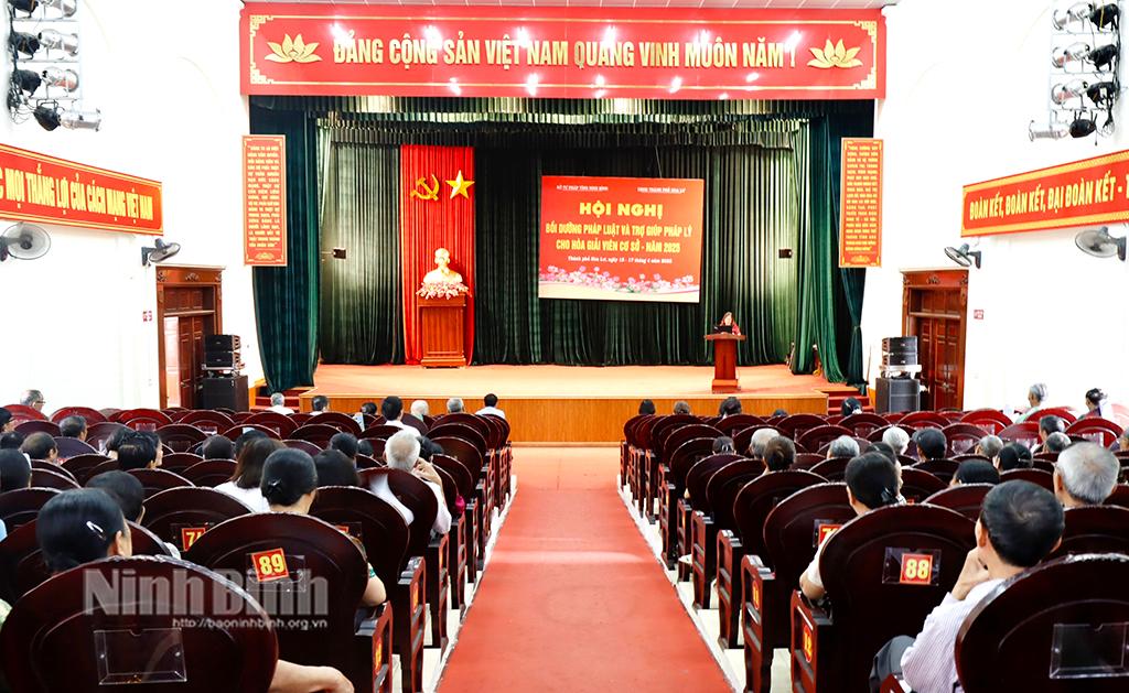 Quang cảnh lớp bồi dưỡng.