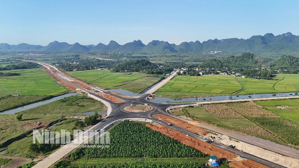 Tuyến đường Đông - Tây mở ra dư địa phát triển cho các địa phương miền núi của tỉnh Ninh Bình.