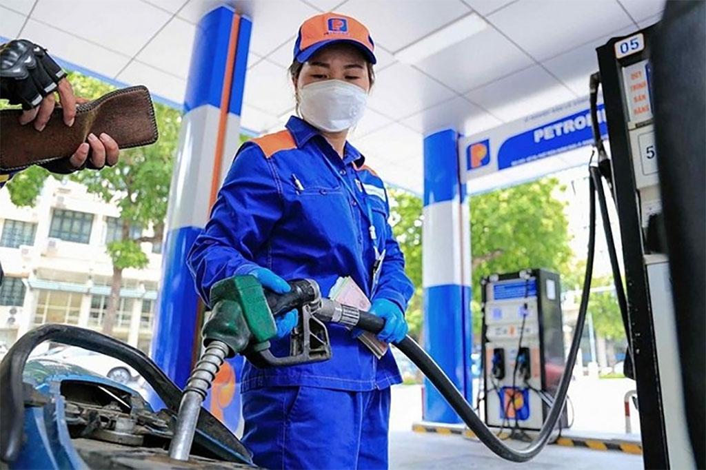 Doanh nghiệp sẽ bị rút giấy phép kinh doanh xăng dầu nếu không thực hiện hóa đơn điện tử trước 30/4.