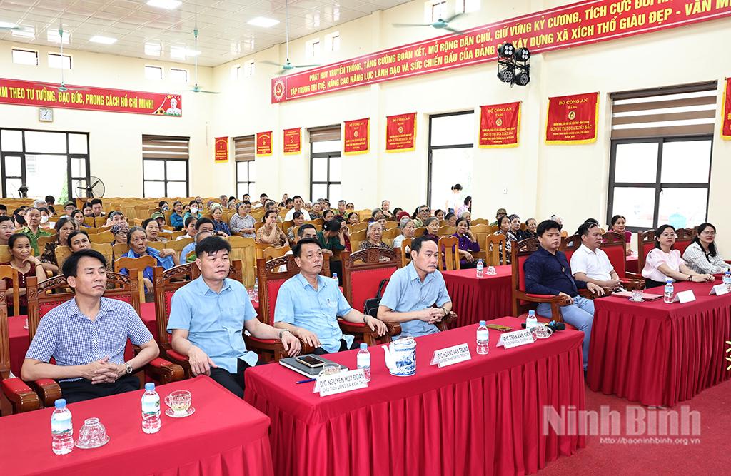 Các đại biểu dự hội nghị.