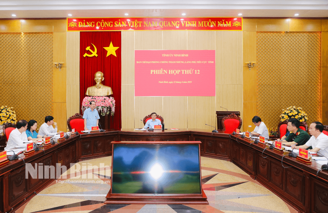 Quang cảnh phiên họp thứ 12 của Ban Chỉ đạo phòng, chống tham nhũng, lãng phí, tiêu cực tỉnh.