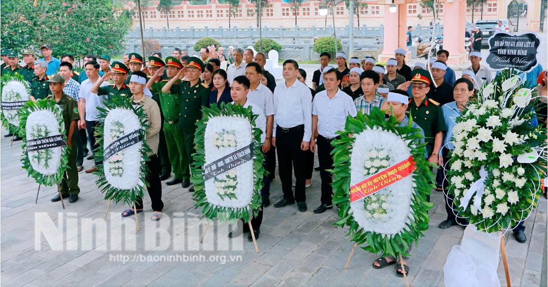 Lễ đón nhận và truy điệu liệt sĩ Bùi Chí Thông.