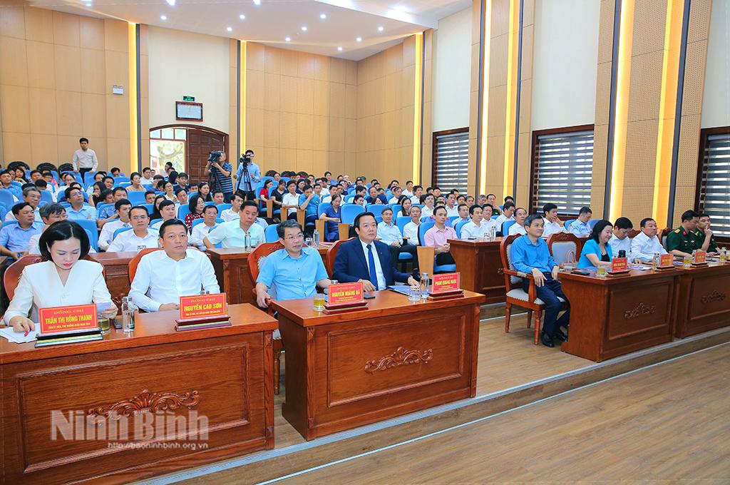 Các đại biểu dự hội nghị.