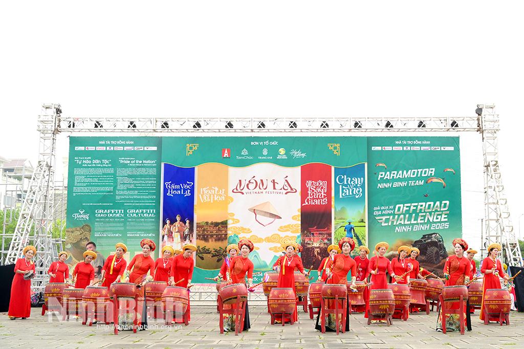 Tiết mục văn nghệ tại Chương trình.