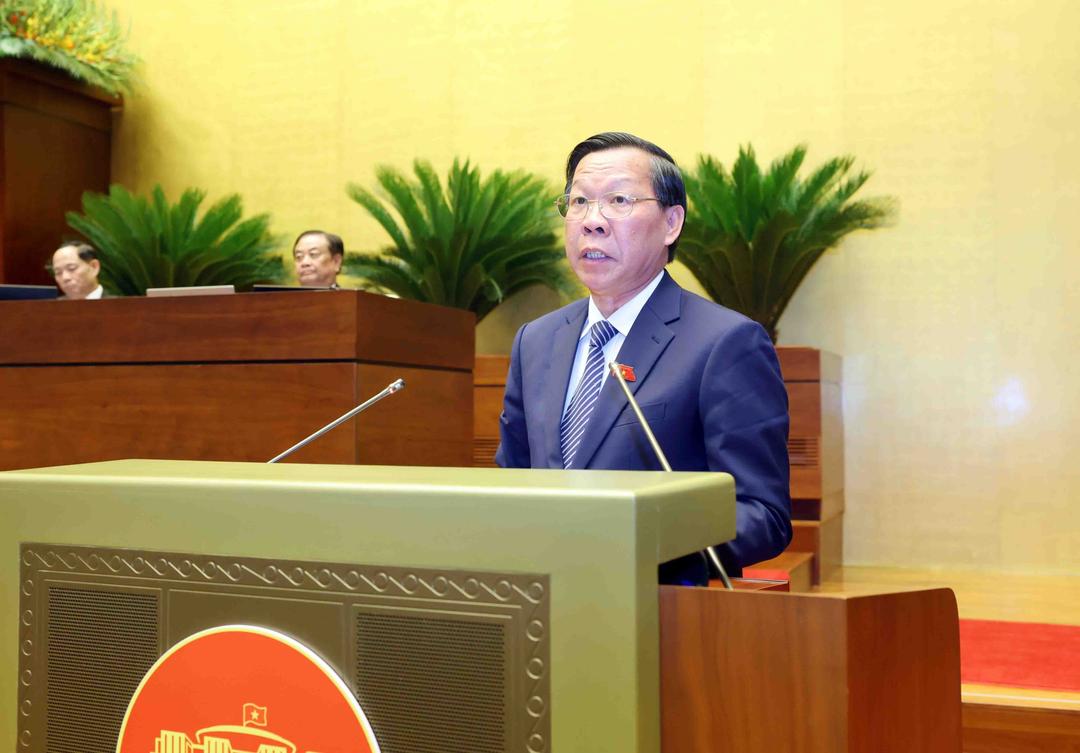 Chủ nhiệm Ủy ban Kinh tế và Tài chính của Quốc hội Phan Văn Mãi trình bày Báo cáo Thẩm tra về đánh giá bổ sung kết quả thực hiện Kế hoạch phát triển kinh tế-xã hội và ngân sách nhà nước năm 2024; tình hình triển khai Kế hoạch phát triển kinh tế-xã hội và ngân sách nhà nước những tháng đầu năm 2025.