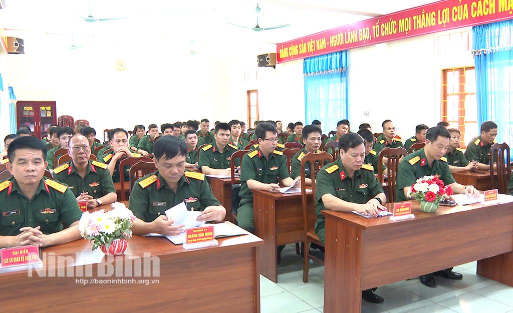 Các đại biểu dự khai giảng lớp đào tạo sĩ quan dự bị binh chủng hợp thành.