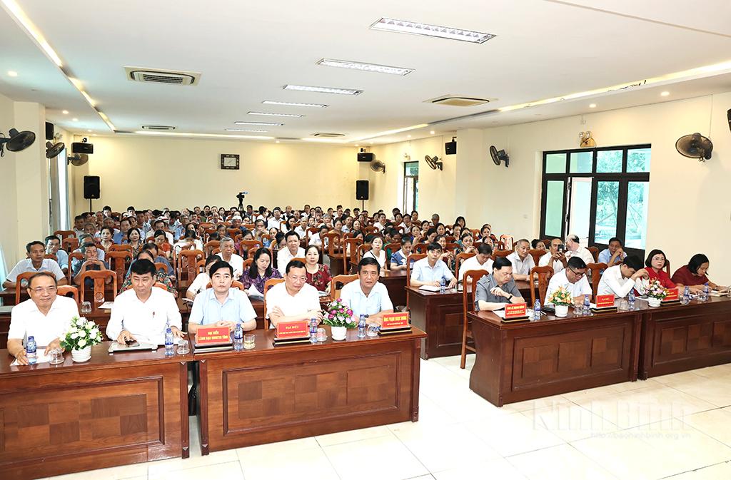 Các đại biểu dự hội nghị.