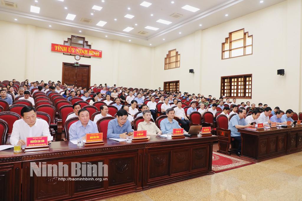 Các đại biểu dự hội nghị.