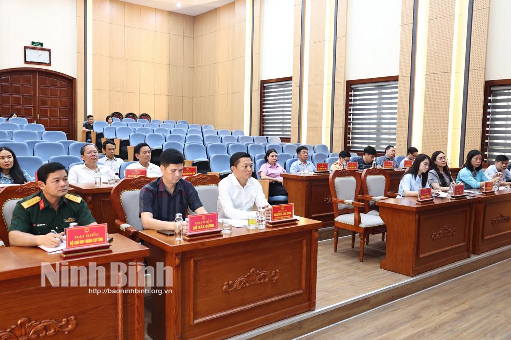 Các đại biểu dự hội nghị tại điểm cầu Ninh Bình.