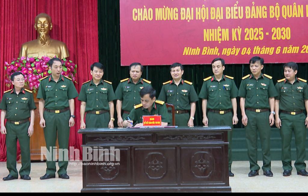 Các cơ quan đơn vị ký kết thi đua.