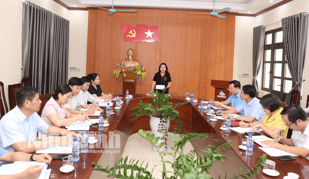 Quang cảnh buổi làm việc.