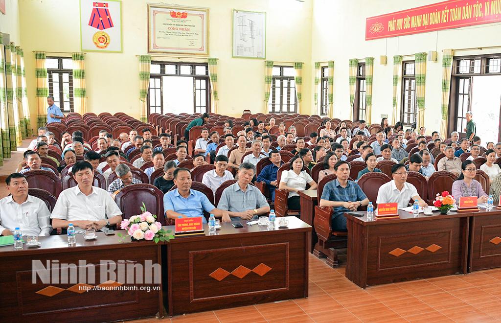 Các đại biểu dự hội nghị tiếp xúc cử tri các xã Tân Thành, Yên Lộc và Lai Thành (huyện Kim Sơn). Ảnh: Trường Giang