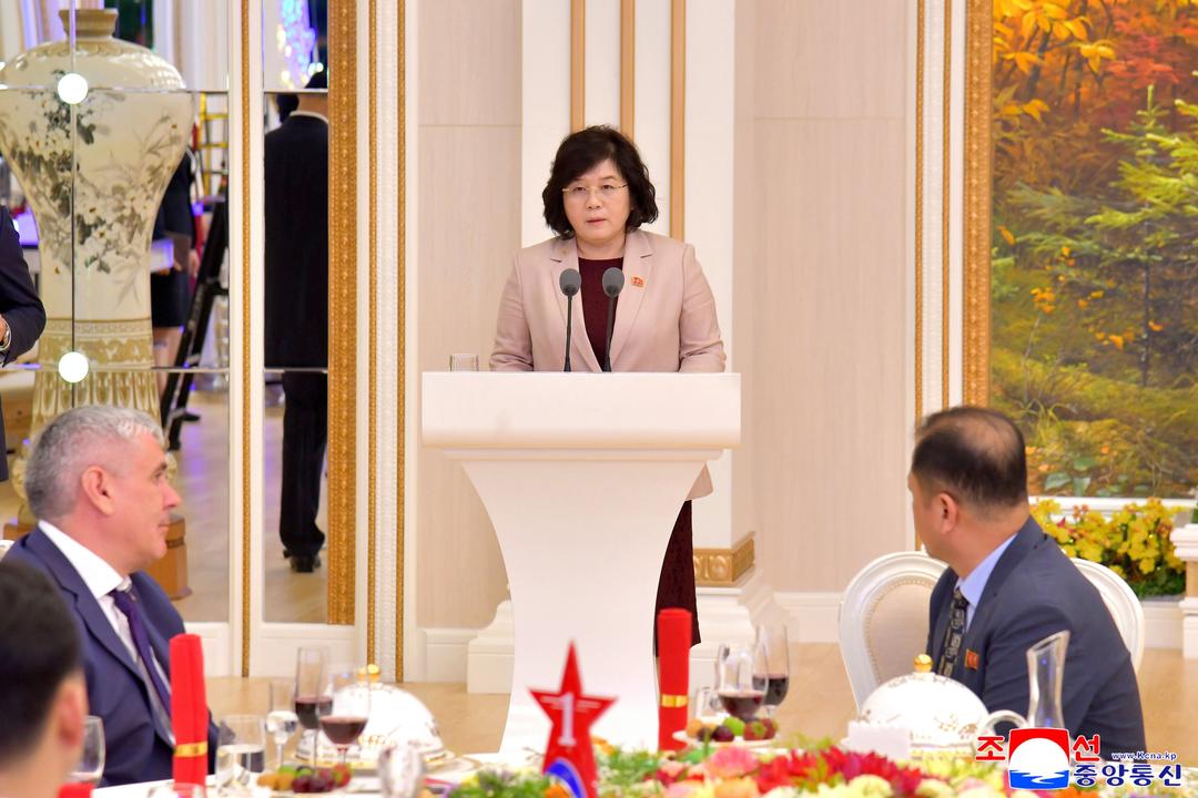 Trong tuyên bố đưa ra vào ngày kỷ niệm (19/6), Bộ trưởng Ngoại giao Triều Tiên Choe Son Hui đã ca ngợi hiệp ước phòng thủ chung giữa Triều Tiên và Nga là một “liên minh bất khả chiến bại”. Ảnh: Yonhap/TTXVN Trong tuyên bố đưa ra vào ngày kỷ niệm (19/6), Bộ trưởng Ngoại giao Triều Tiên Choe Son Hui đã ca ngợi hiệp ước phòng thủ chung giữa Triều Tiên và Nga là một “liên minh bất khả chiến bại”. Ảnh: Yonhap/TTXVN