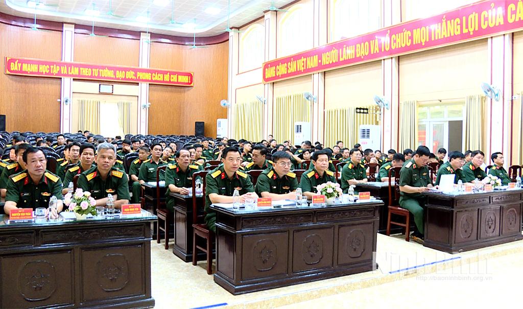 Các đại biểu dự hội nghị.