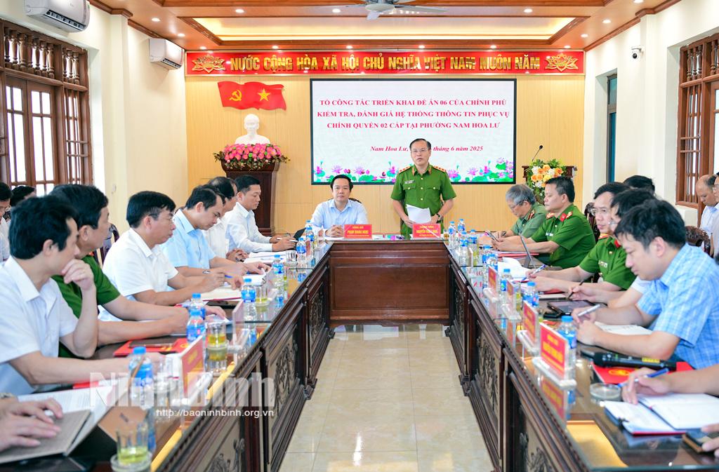 Quang cảnh buổi làm việc của tổ công tác tại Ninh Bình.